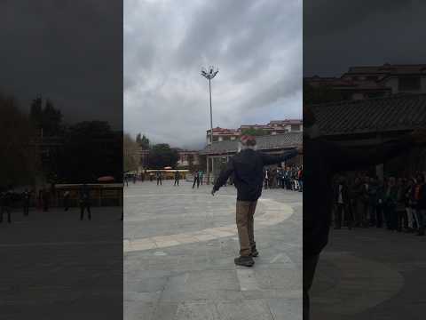 Sadhguru Takes A Frisbee Break On The Way To Kailash