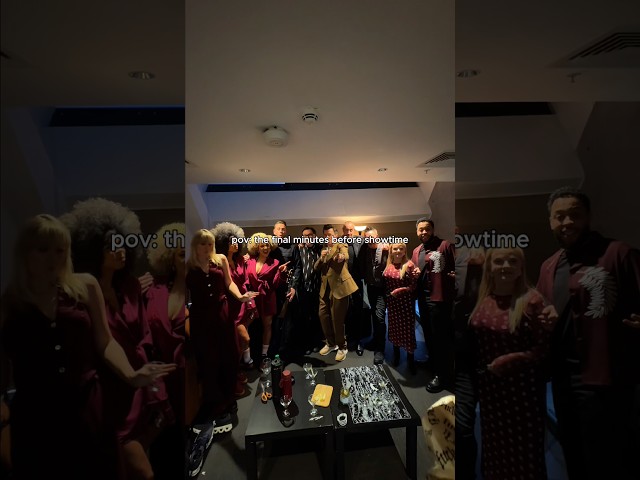 Ever wondered what happens 5 minutes before we hit the stage? ???? #tour